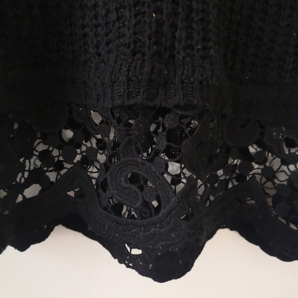 Black sweater with lace hem detail XS - Picture 3 of 3